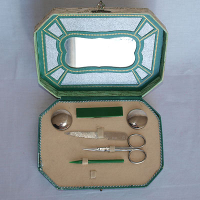 BOXED MANICURE SET 1930's